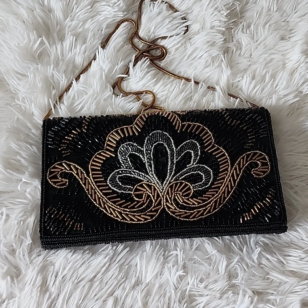 Carolyne Barton  Vintage Elegant Black and Gold Women's Clutch